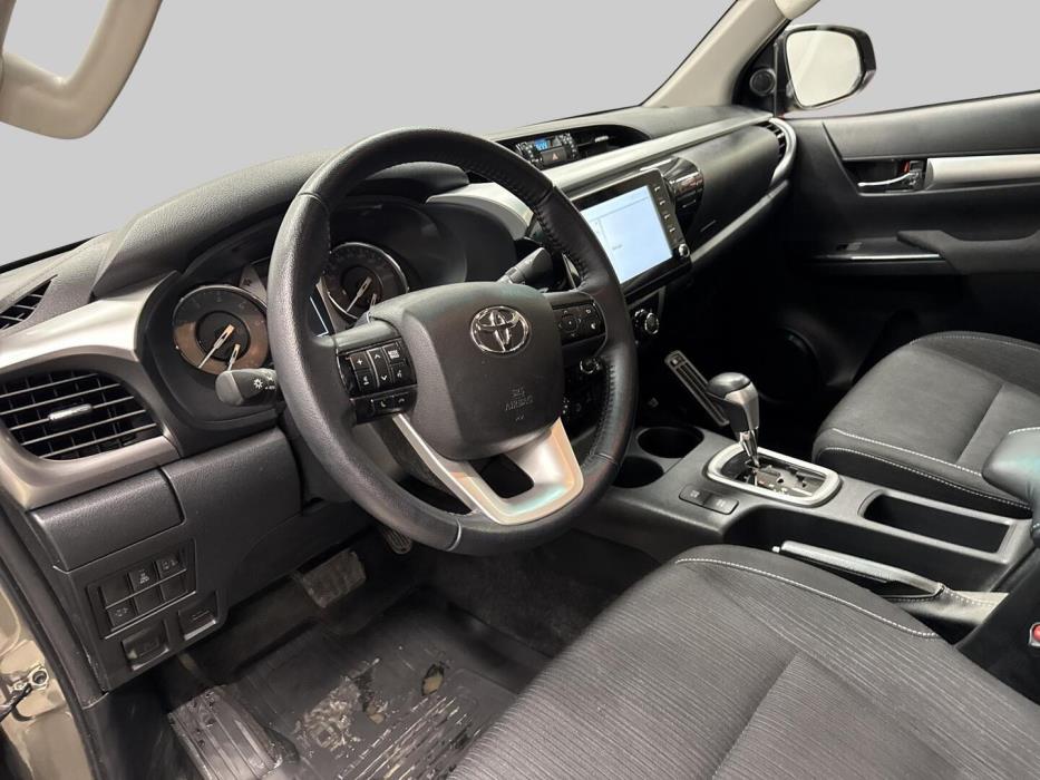 TOYOTA Hilux 2021