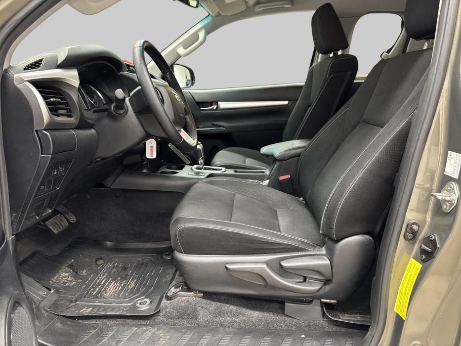 TOYOTA Hilux 2021