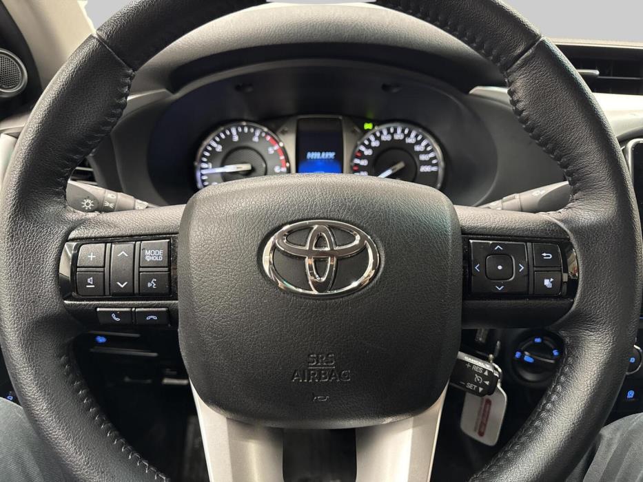TOYOTA Hilux 2021