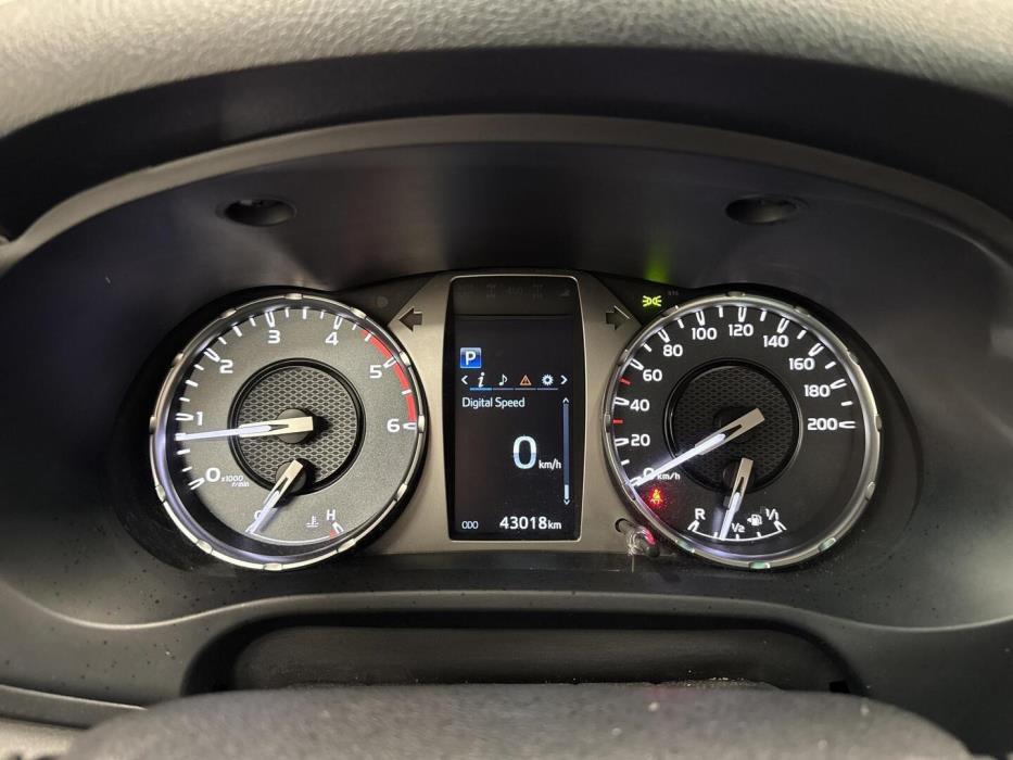TOYOTA Hilux 2021