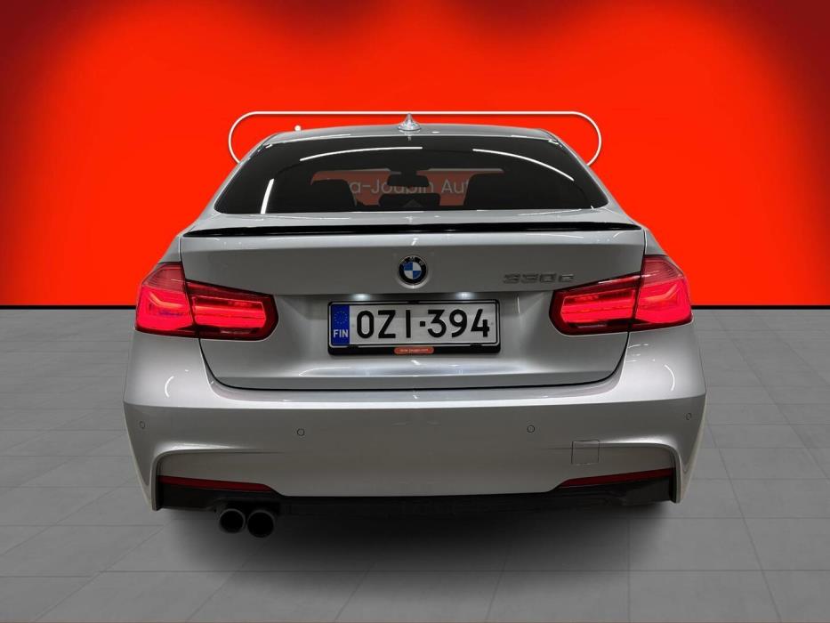 BMW 330 2017