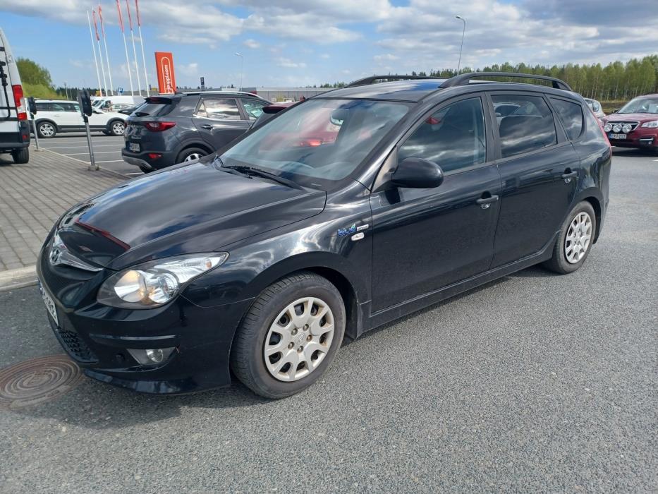 HYUNDAI i30 2011