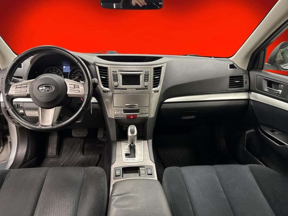 SUBARU Outback 2012