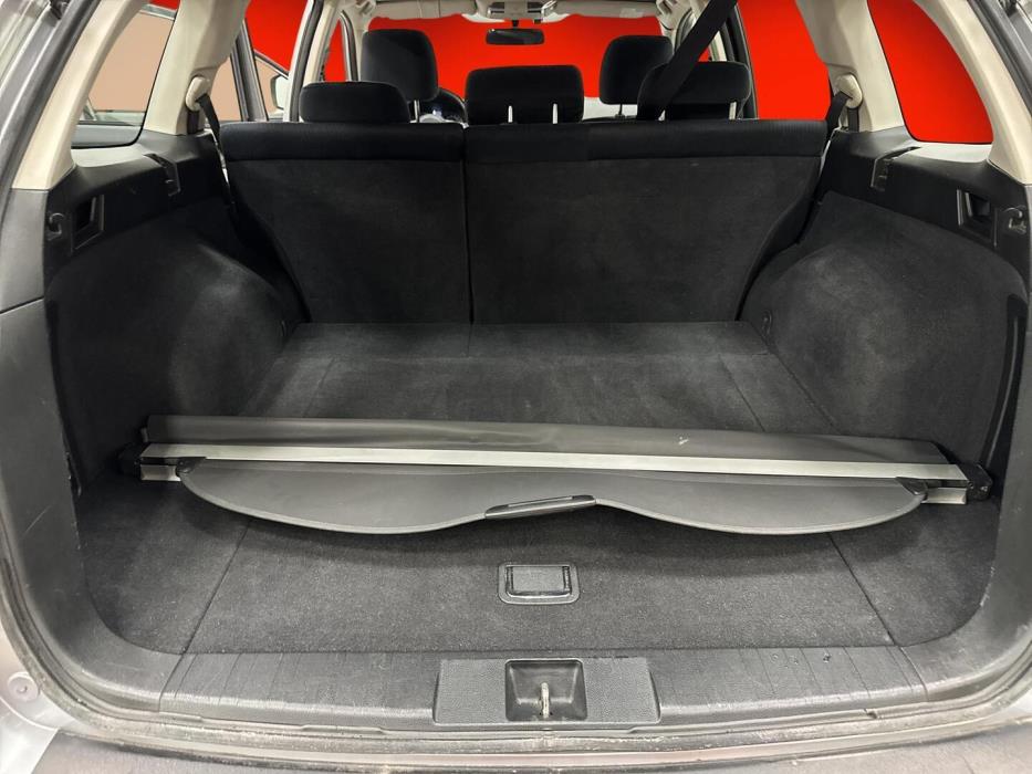 SUBARU Outback 2012