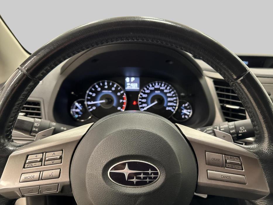 SUBARU Outback 2012