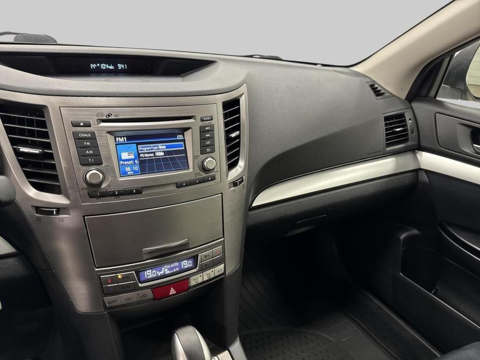 SUBARU Outback 2012