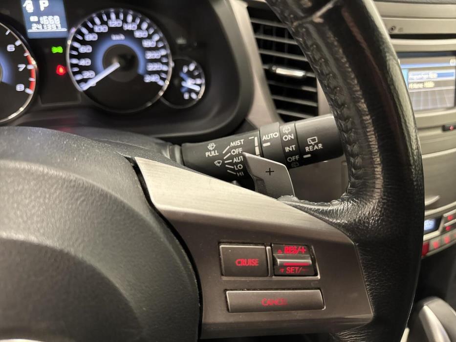 SUBARU Outback 2012