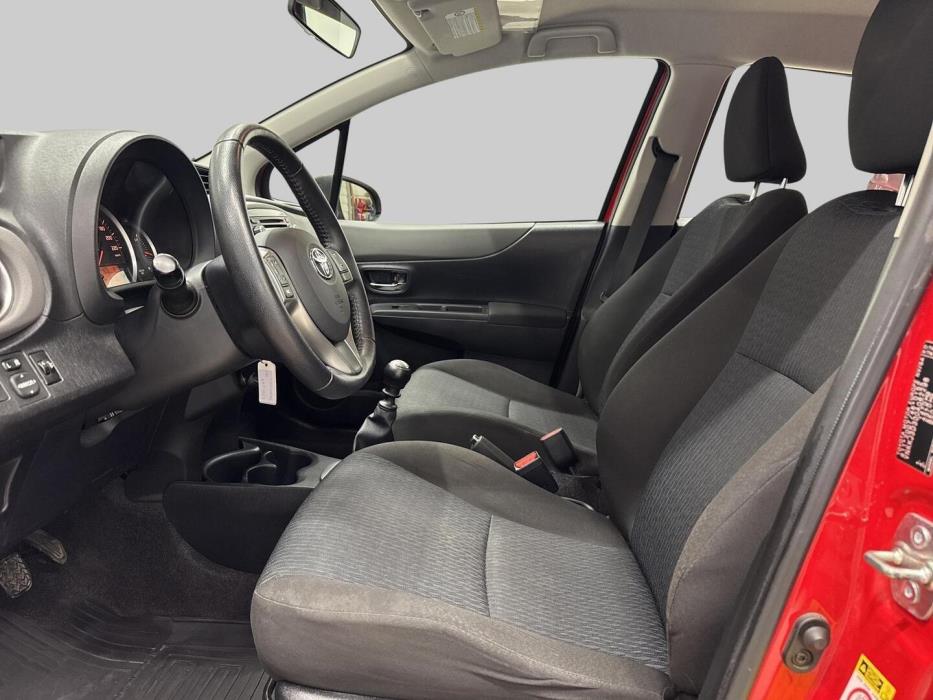 TOYOTA Yaris 2012