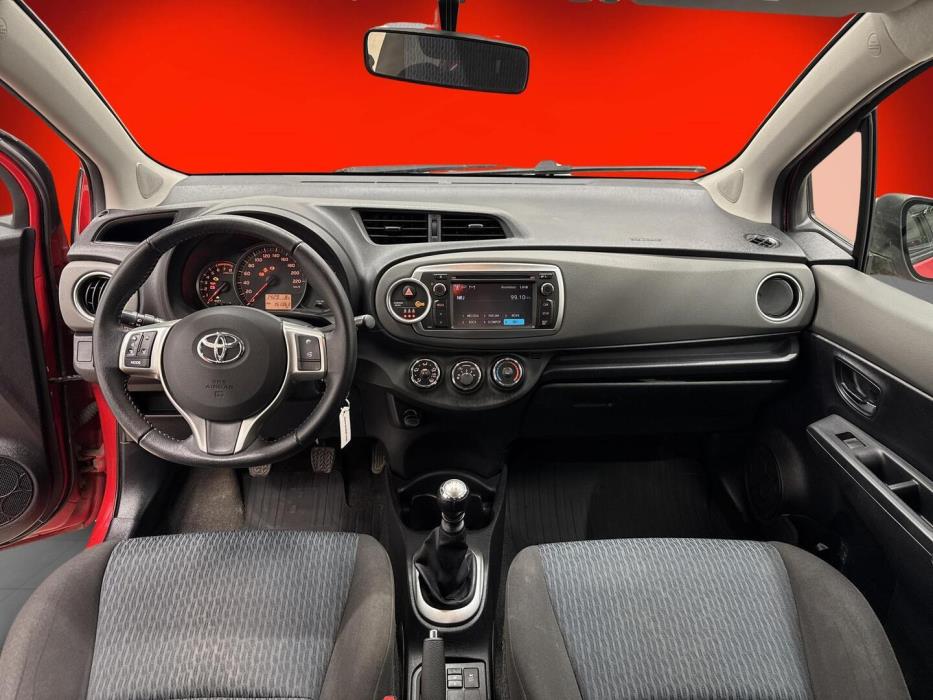 TOYOTA Yaris 2012