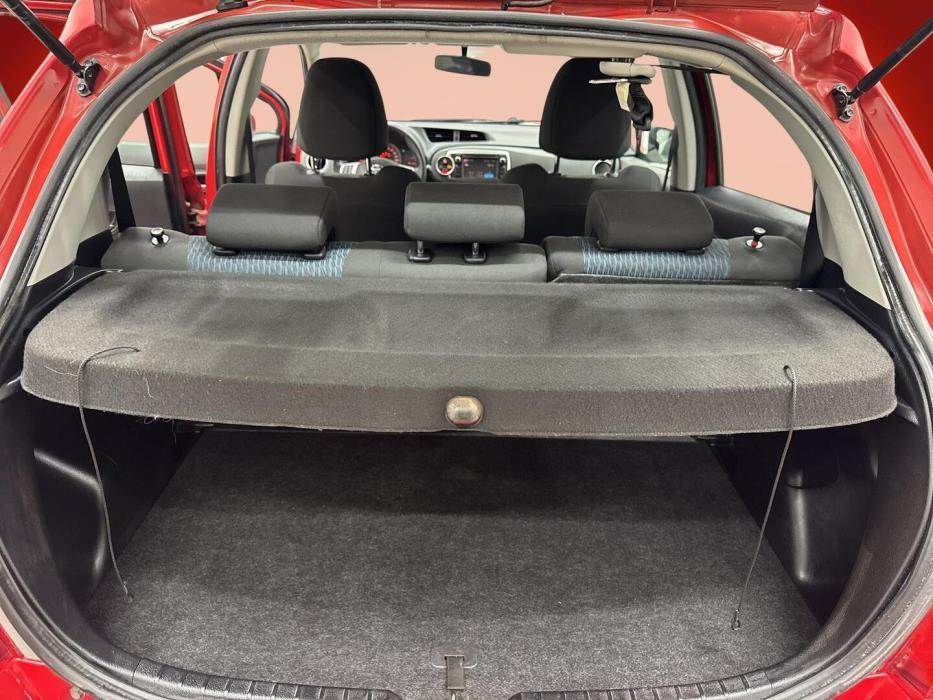 TOYOTA Yaris 2012