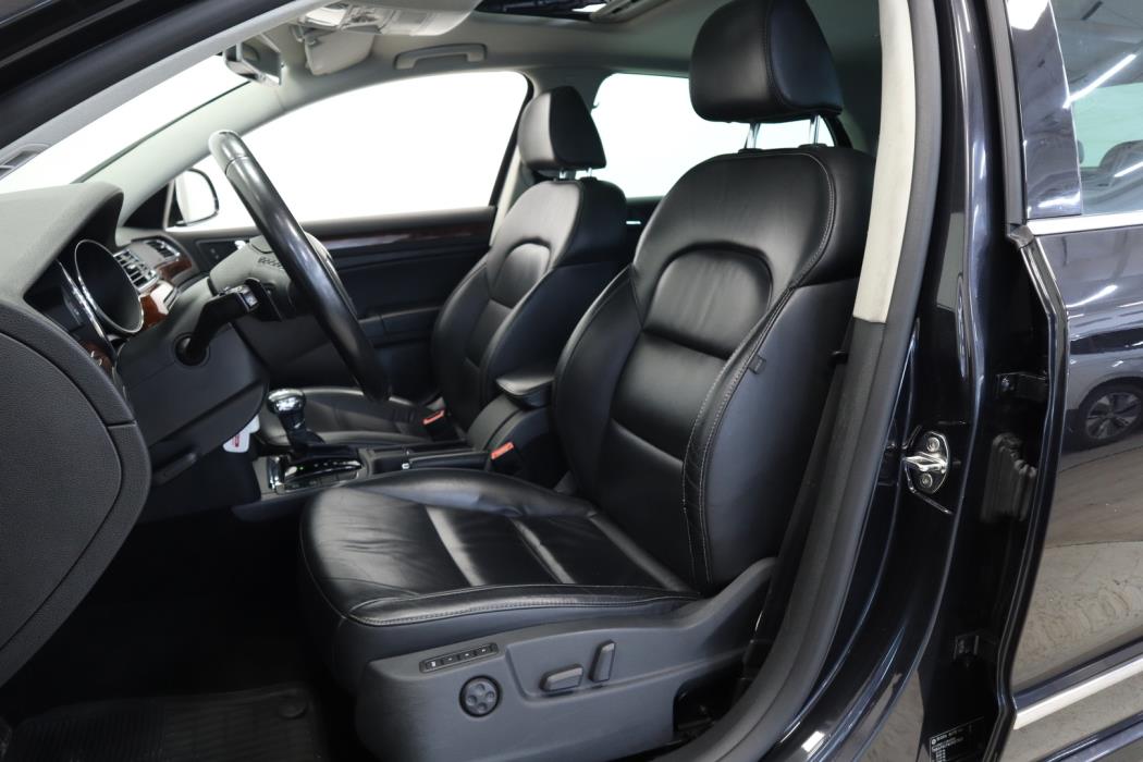SKODA Superb 2012