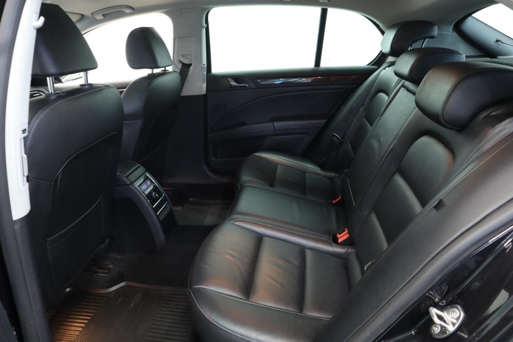 SKODA Superb 2012