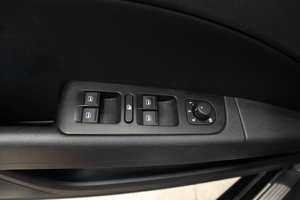 SKODA Superb 2012