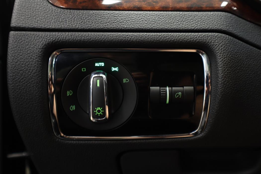 SKODA Superb 2012