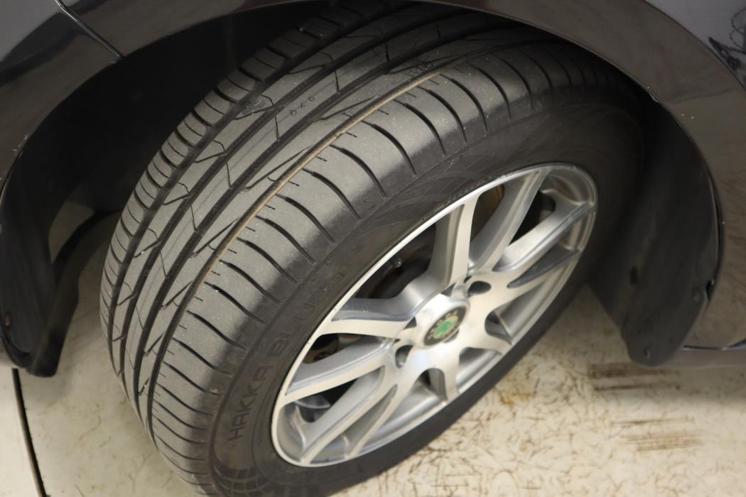 SKODA Superb 2012