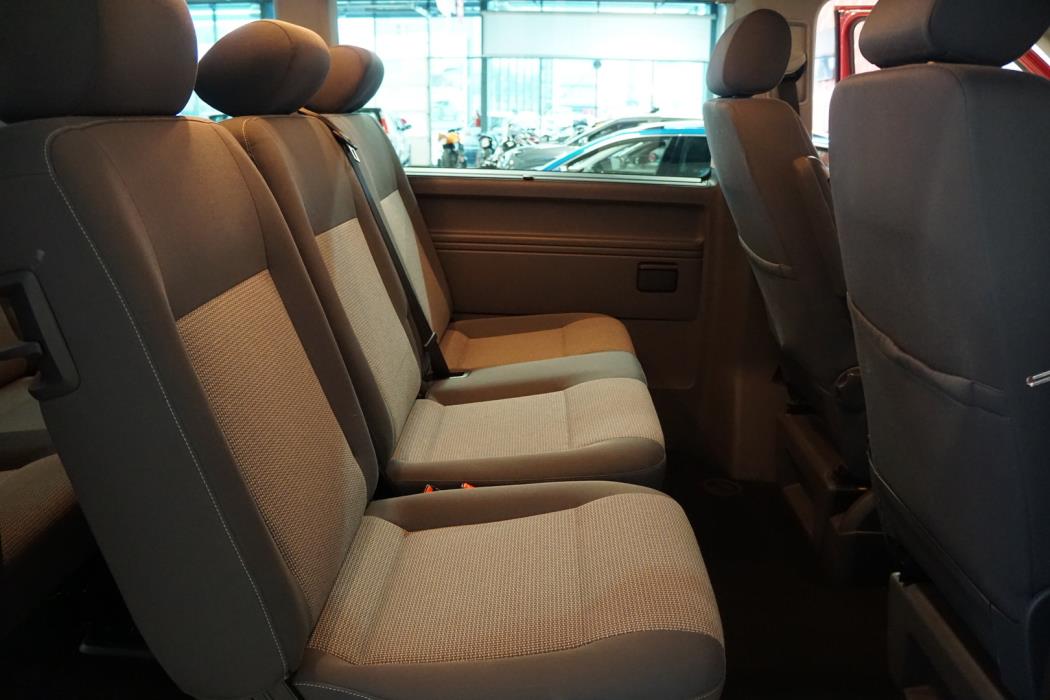 VOLKSWAGEN Caravelle 2010