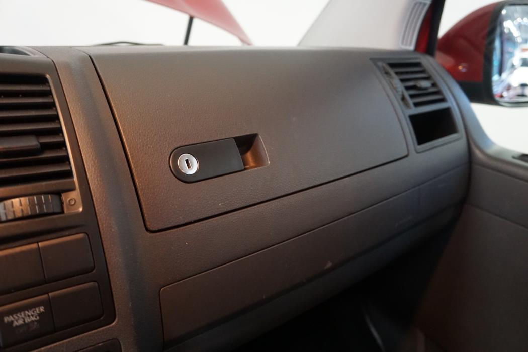 VOLKSWAGEN Caravelle 2010