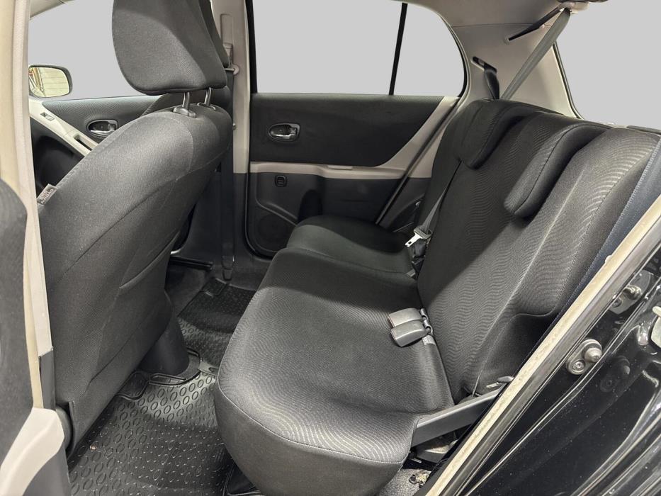 TOYOTA Yaris 2009