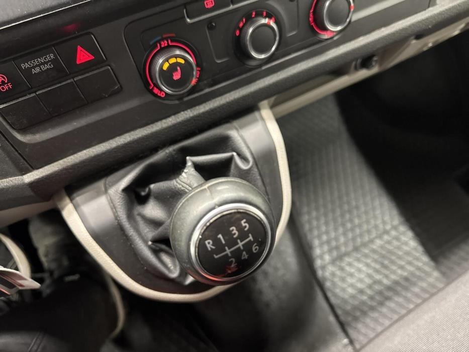 VOLKSWAGEN Transporter 2017
