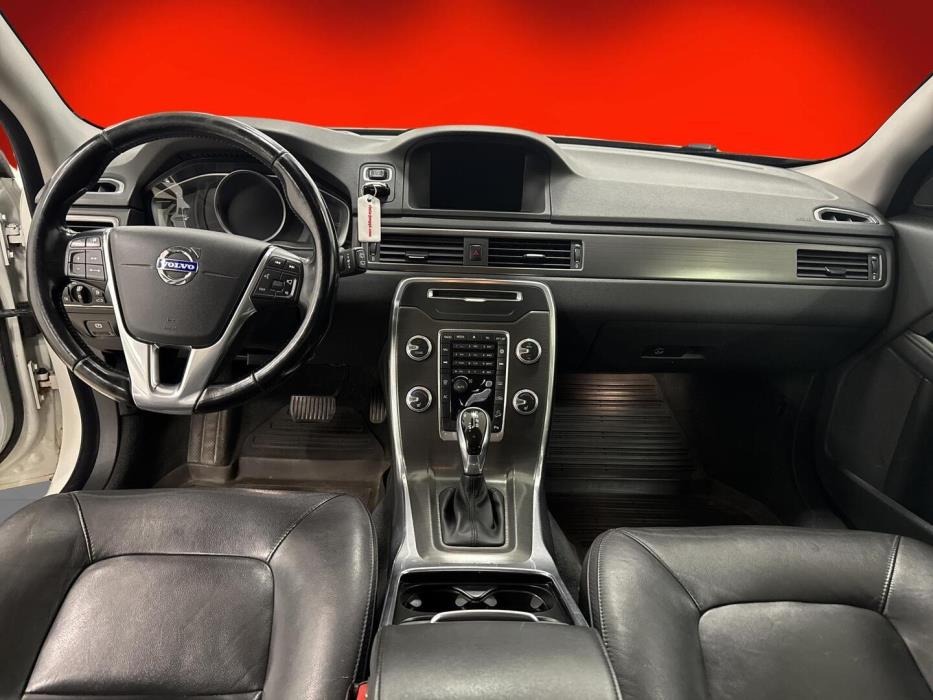 VOLVO XC70 2015
