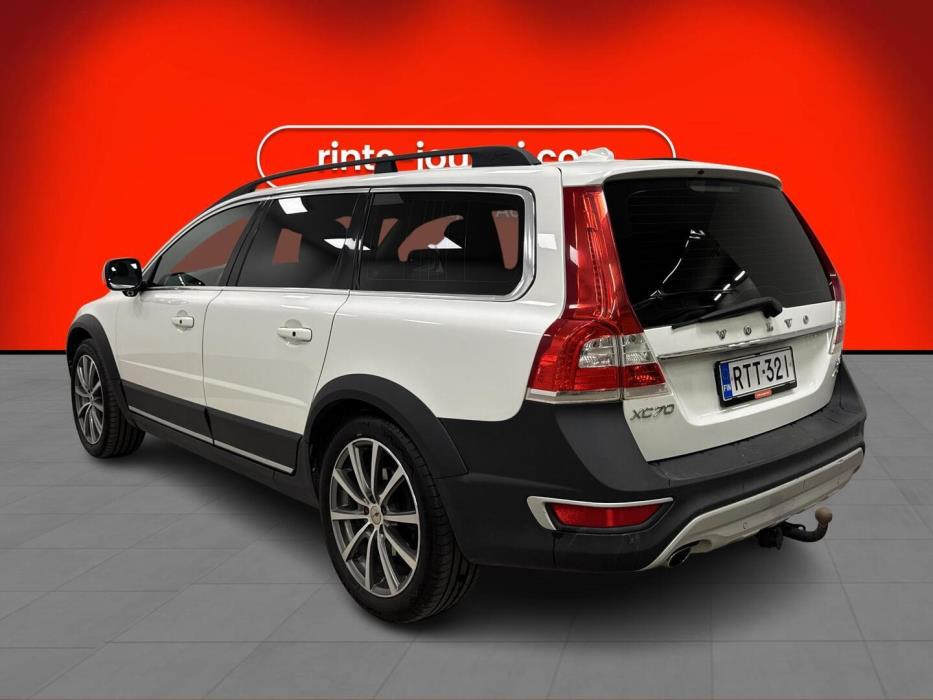 VOLVO XC70 2015