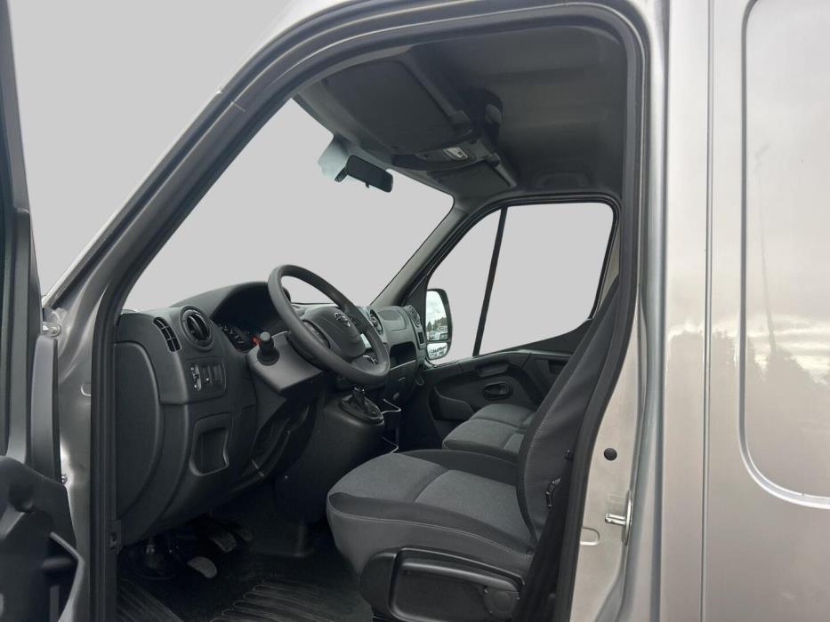 NISSAN NV400 2019