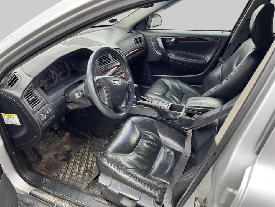 VOLVO V70 2002