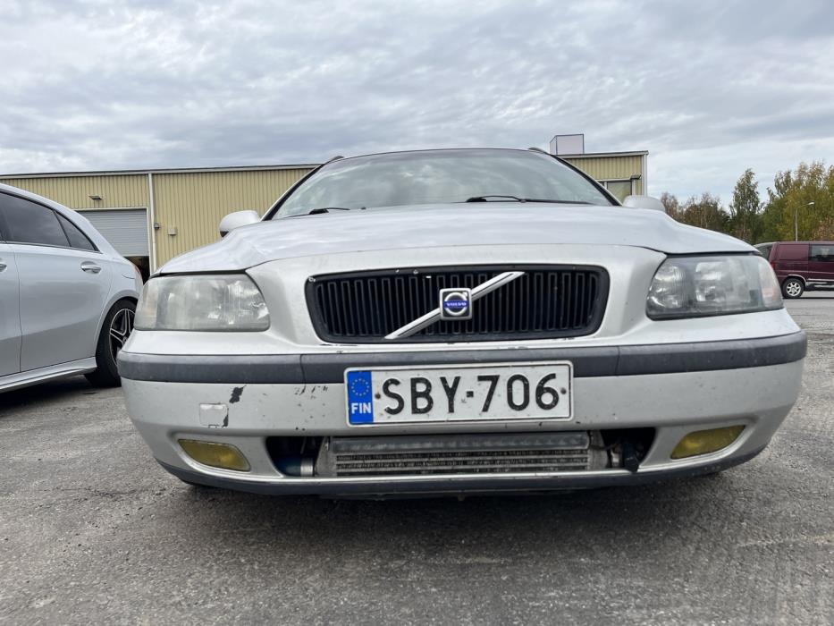 VOLVO V70 2002