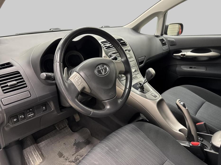 TOYOTA Auris 2009