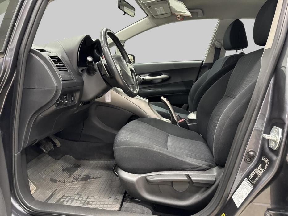 TOYOTA Auris 2009