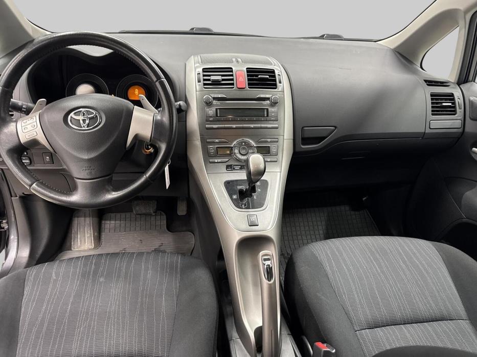 TOYOTA Auris 2009