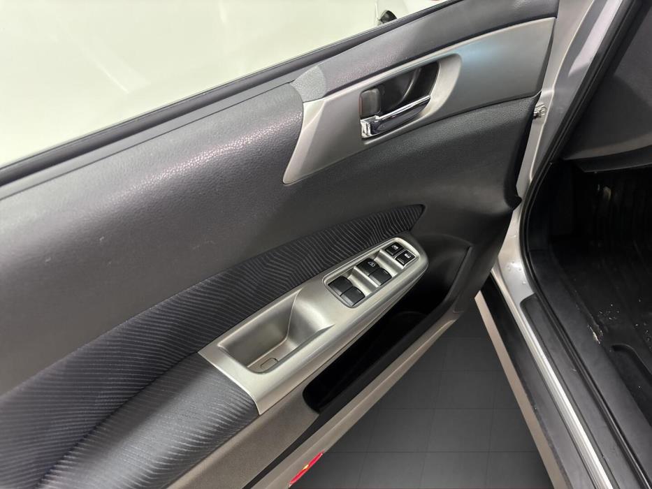 SUBARU Forester 2010