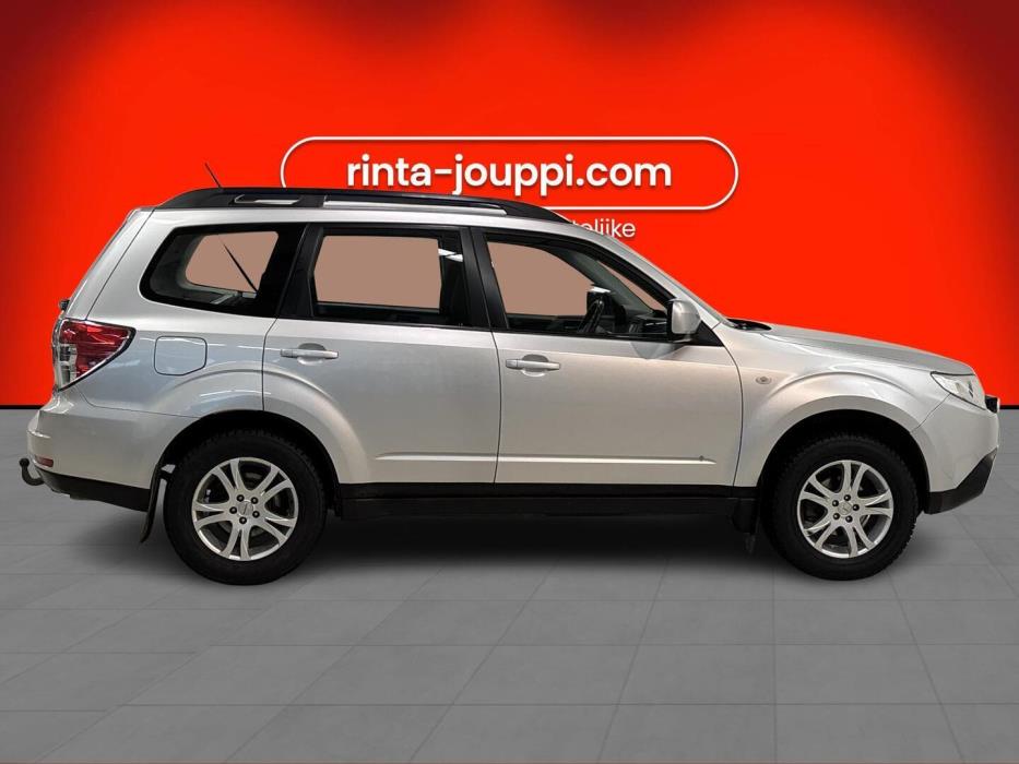 SUBARU Forester 2010