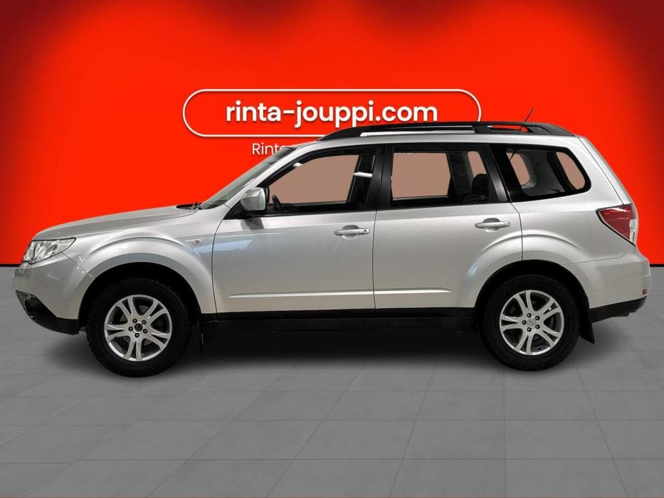 SUBARU Forester 2010