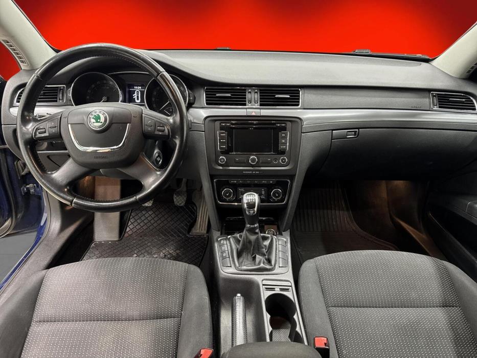 SKODA Superb 2012