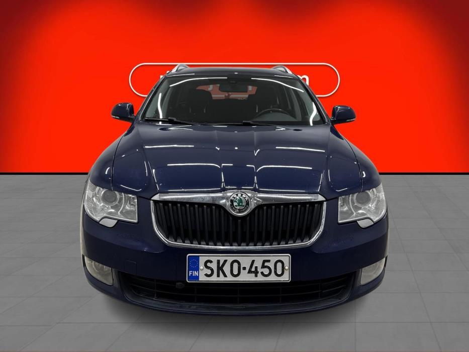 SKODA Superb 2012