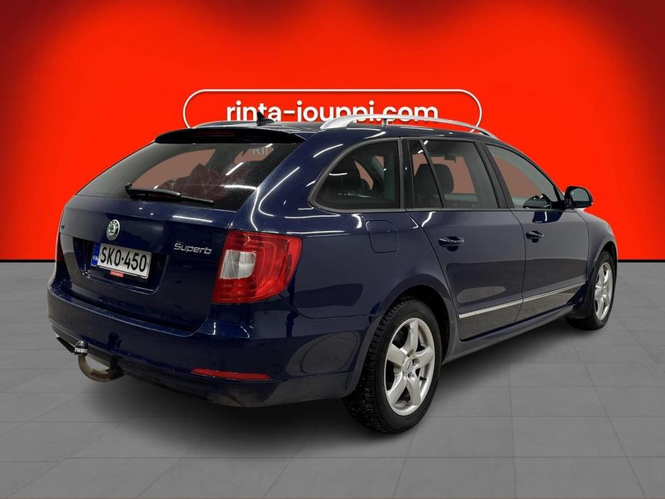 SKODA Superb 2012