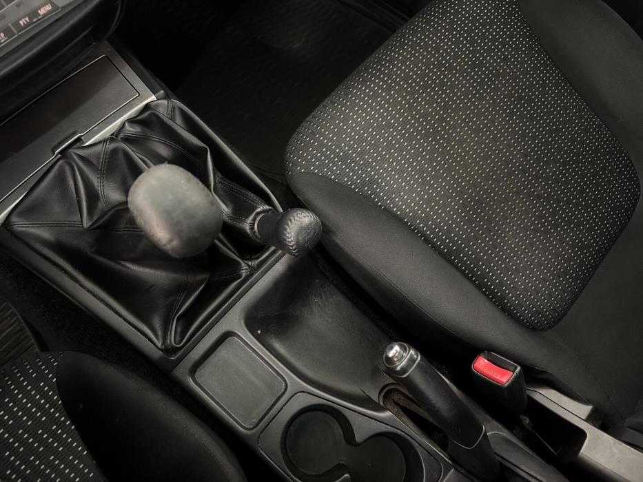 MITSUBISHI L200 2015