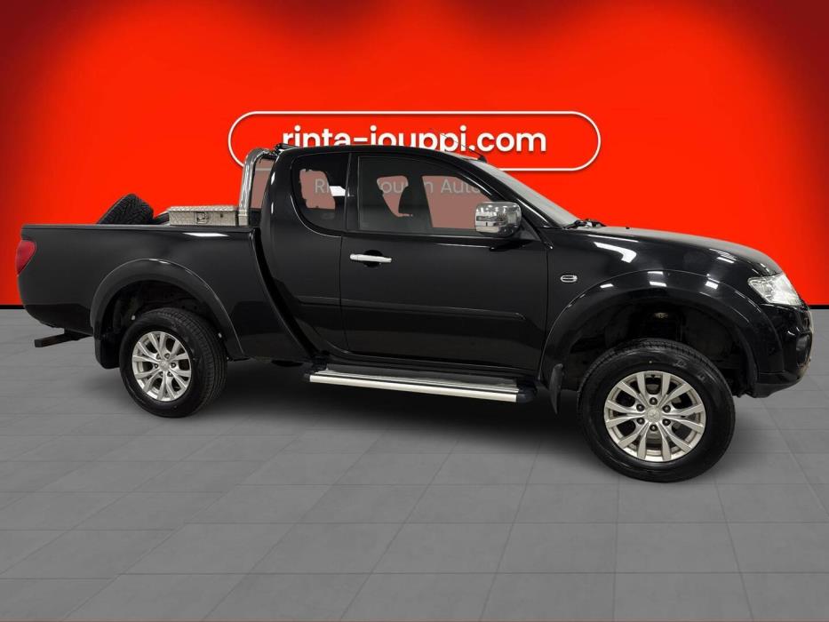 MITSUBISHI L200 2015