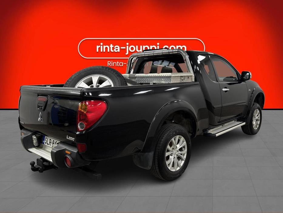 MITSUBISHI L200 2015