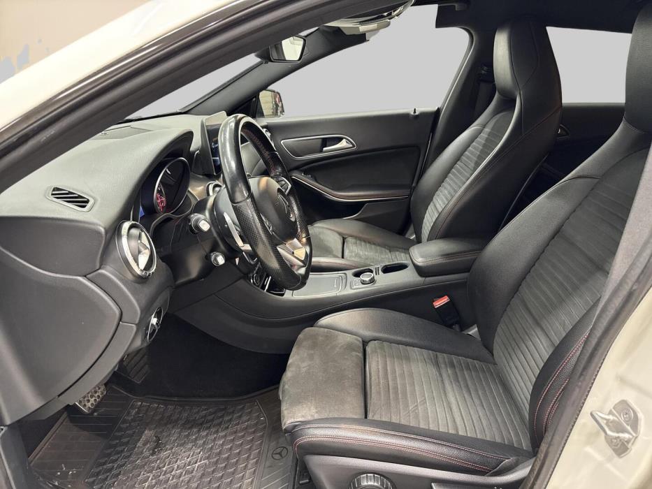 MERCEDES-BENZ CLA 2016