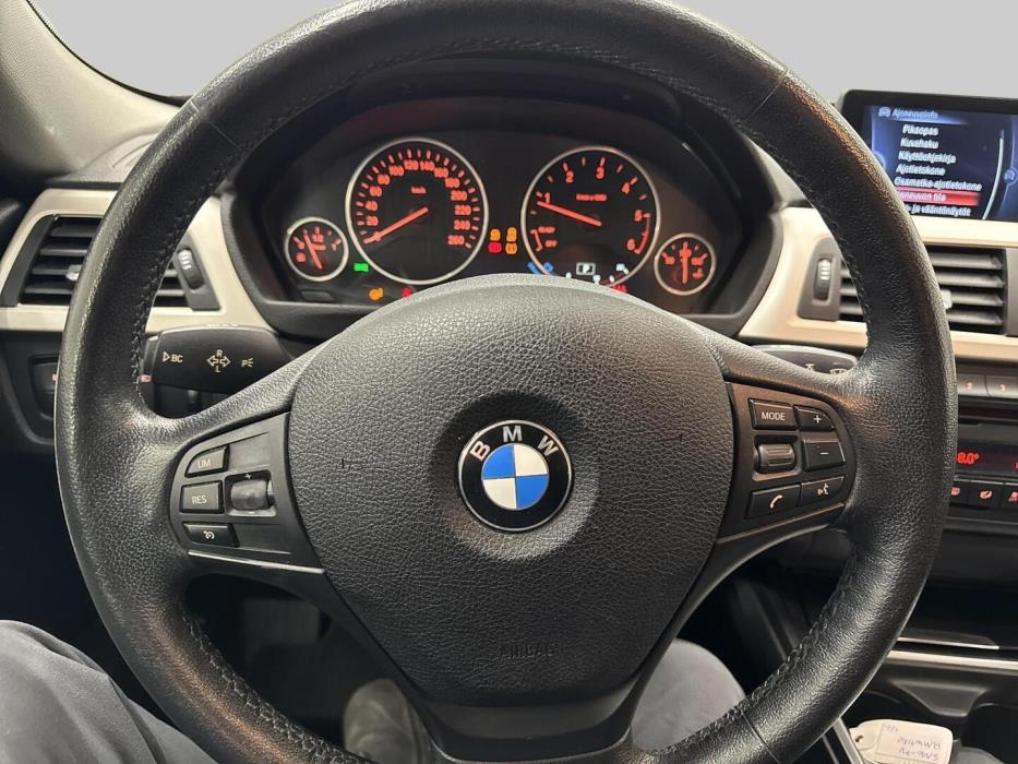 BMW 318 2016