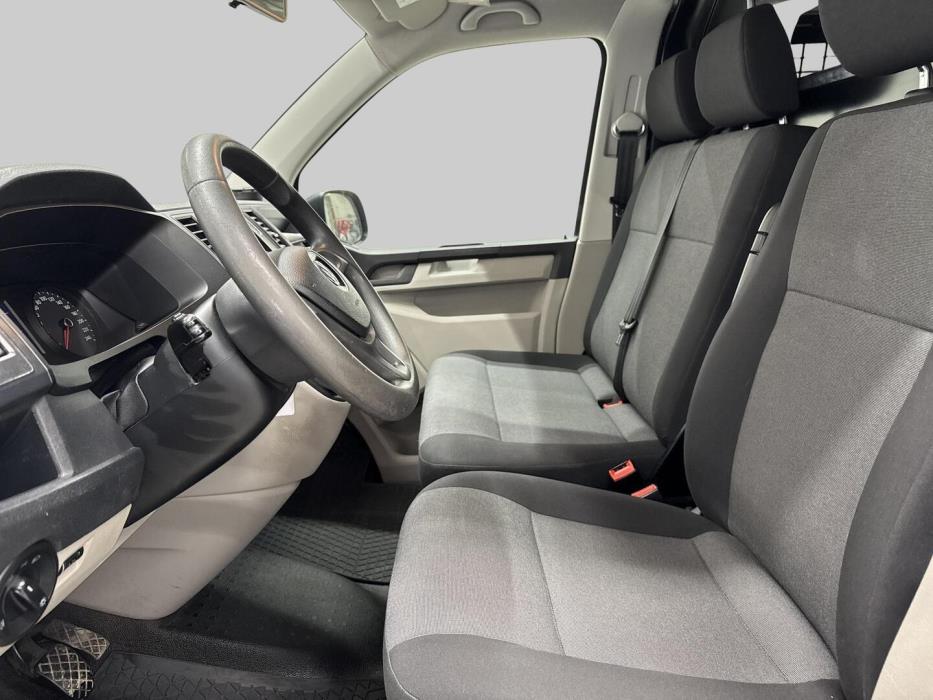 VOLKSWAGEN Transporter 2015