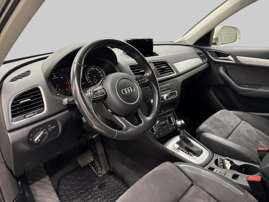 AUDI Q3 2016