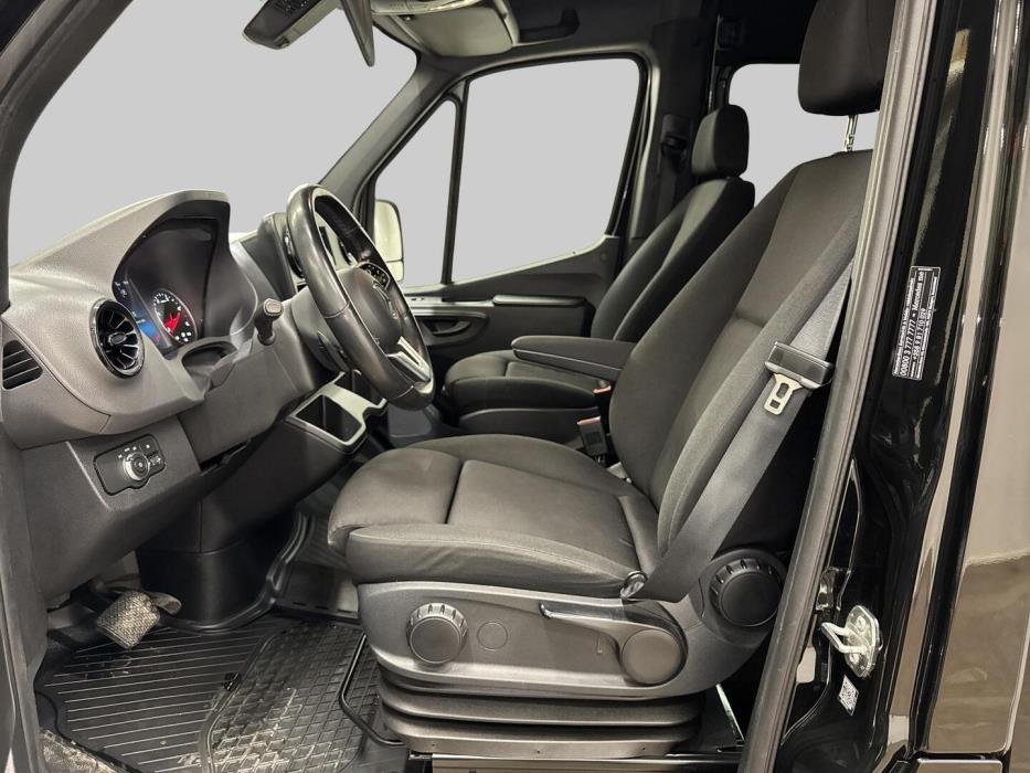 MERCEDES-BENZ Sprinter 2023