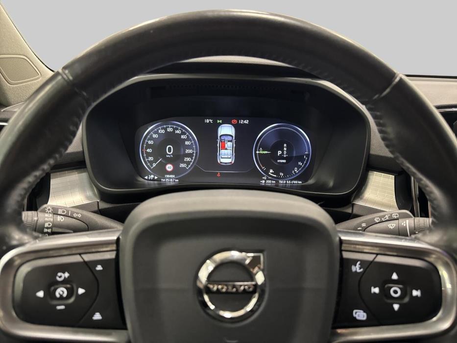 VOLVO XC40 2020