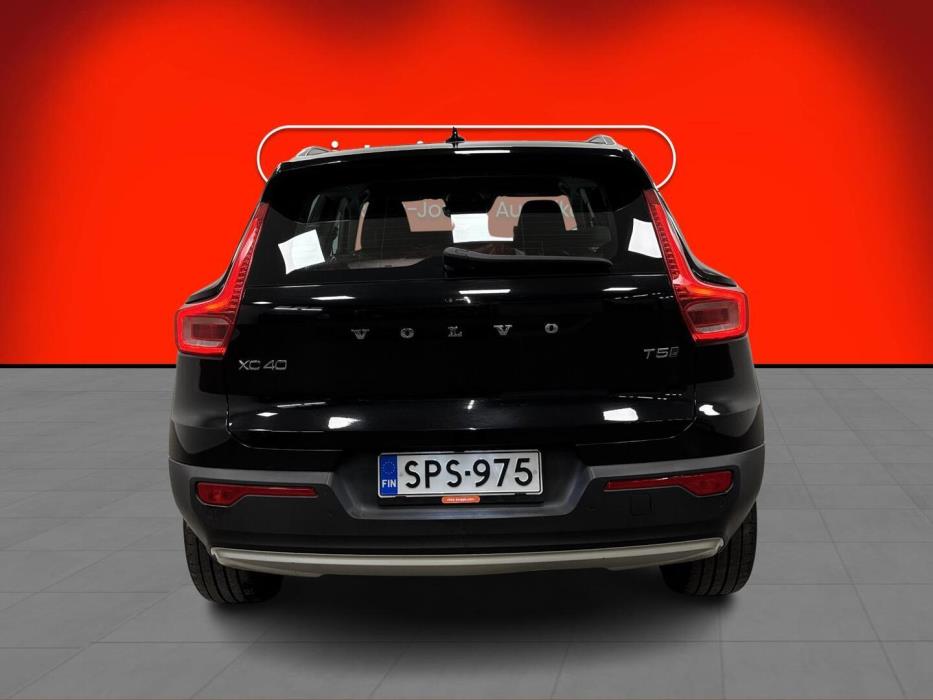 VOLVO XC40 2020