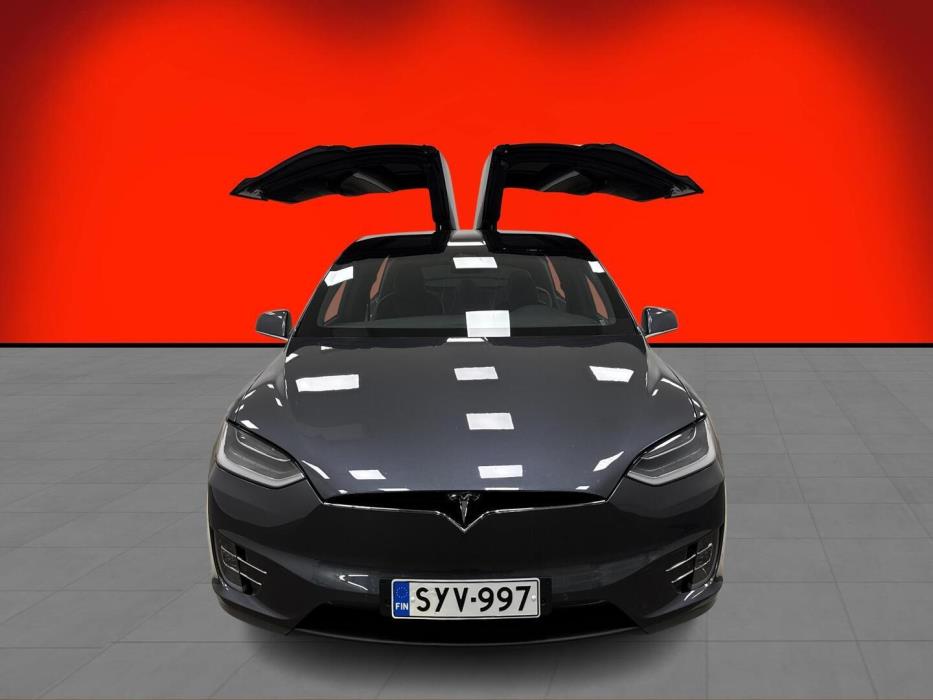 TESLA Model X 2018