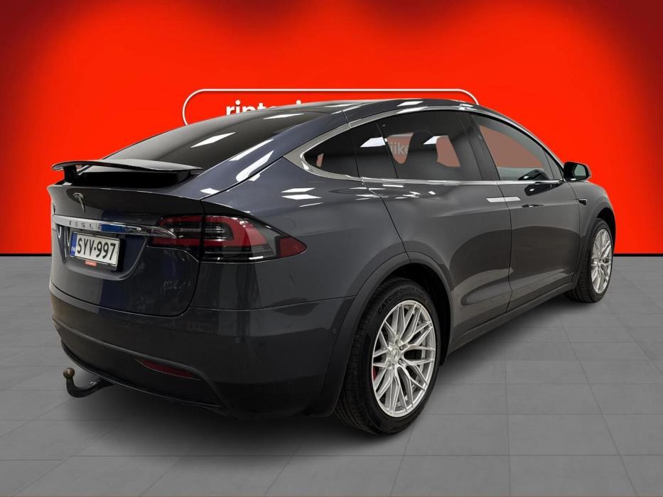 TESLA Model X 2018
