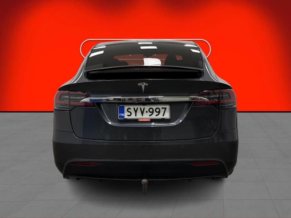TESLA Model X 2018